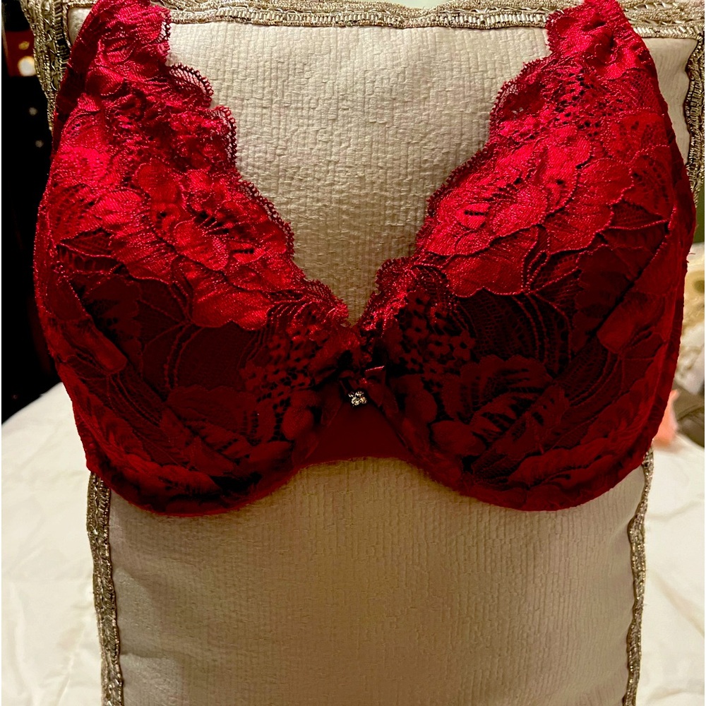Elegant Lace Bra Soma 38D